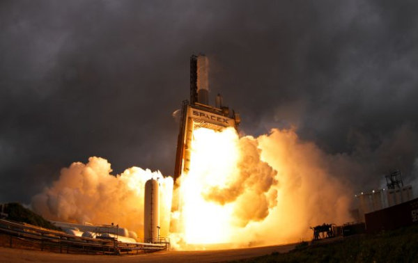 SpaceX вивела на орбіту партію із 47 супутників Starlink: відео запуску ракети