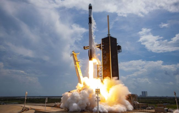 SpaceX вивела на орбіту арабський супутник BADR-8: відео запуску ракети