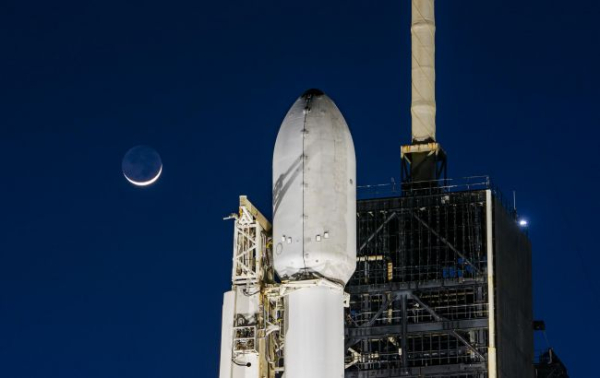 SpaceX запустив до Місяця міжпланетну станцію Nova-C